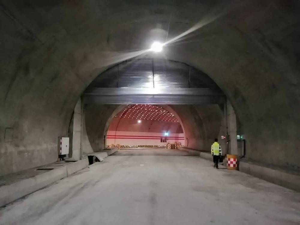 高速公路隧道车行横洞防火卷帘门改造技术方案